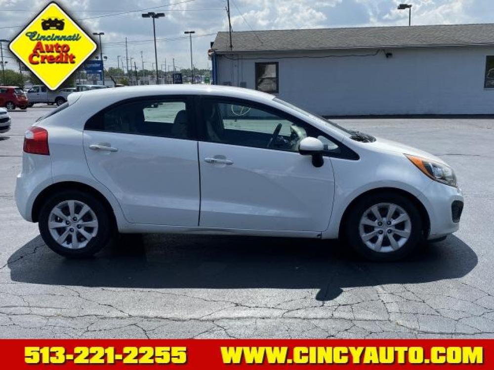 2014 Clear White Kia Rio 5-Door LX (KNADM5A38E6) with an 1.6 4 Cylinder Direct Injection engine, Automatic transmission, located at 5489 Dixie Highway, Fairfield, OH, 45014, (513) 221-2255, 39.333084, -84.523834 - Photo #1