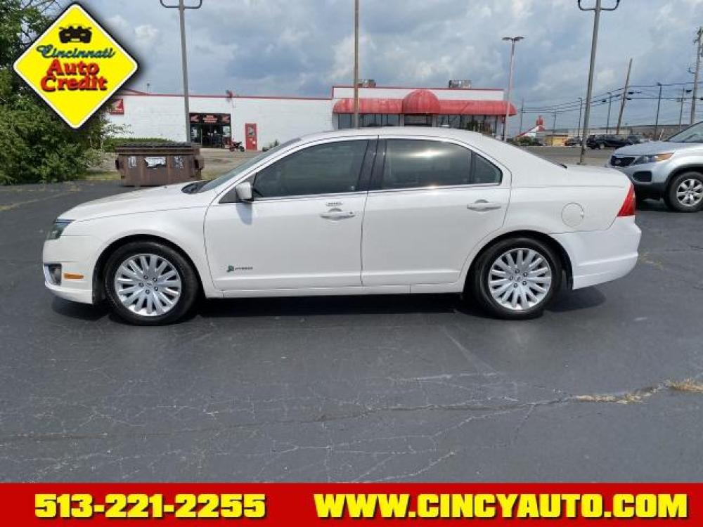 2011 White Platinum Metallic Tri-Coat Ford Fusion Hybrid Base (3FADP0L38BR) with an 2.5 4 Cylinder Sequential Multiport Fuel Injection engine, Not Specified transmission, located at 5489 Dixie Highway, Fairfield, OH, 45014, (513) 221-2255, 39.333084, -84.523834 - Photo #1