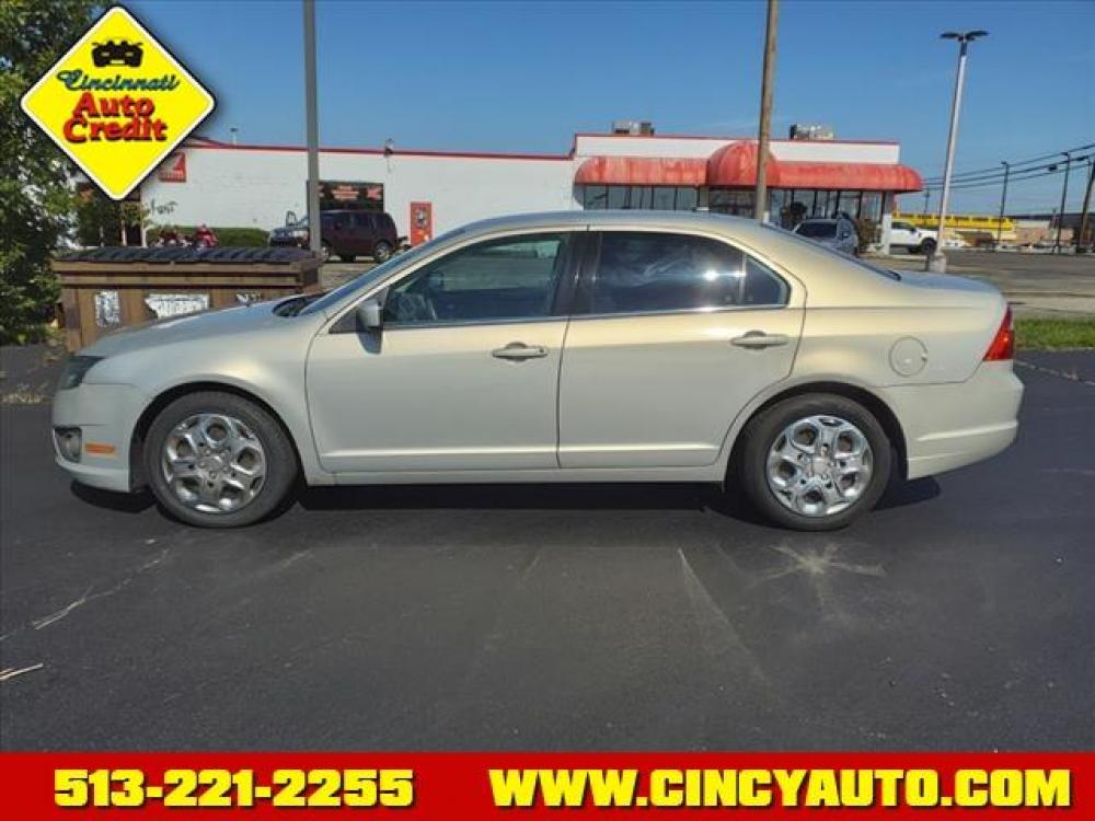 2010 Brilliant Silver Clearcoat Metallic Ford Fusion SE (3FAHP0HA0AR) with an 2.5L 2.5L I4 175hp 172ft. lbs. Sequential Multiport Fuel Injection engine, Other transmission, located at 5489 Dixie Highway, Fairfield, OH, 45014, (513) 221-2255, 39.333084, -84.523834 - Photo #1