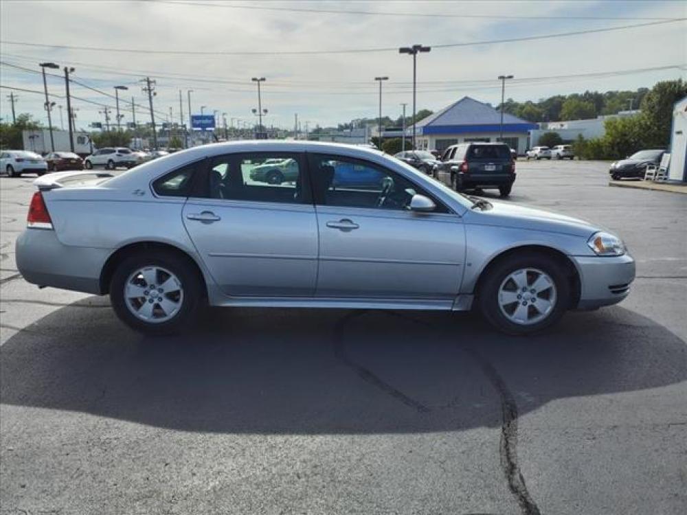 2009 Blade Silver Metallic Chevrolet Impala LT (2G1WT57K591) with an 3.5L 3.5L Flex Fuel V6 211hp 2 Fuel Injection engine, 4-Speed Automatic transmission, located at 5489 Dixie Highway, Fairfield, OH, 45014, (513) 221-2255, 39.333084, -84.523834 - Photo #6