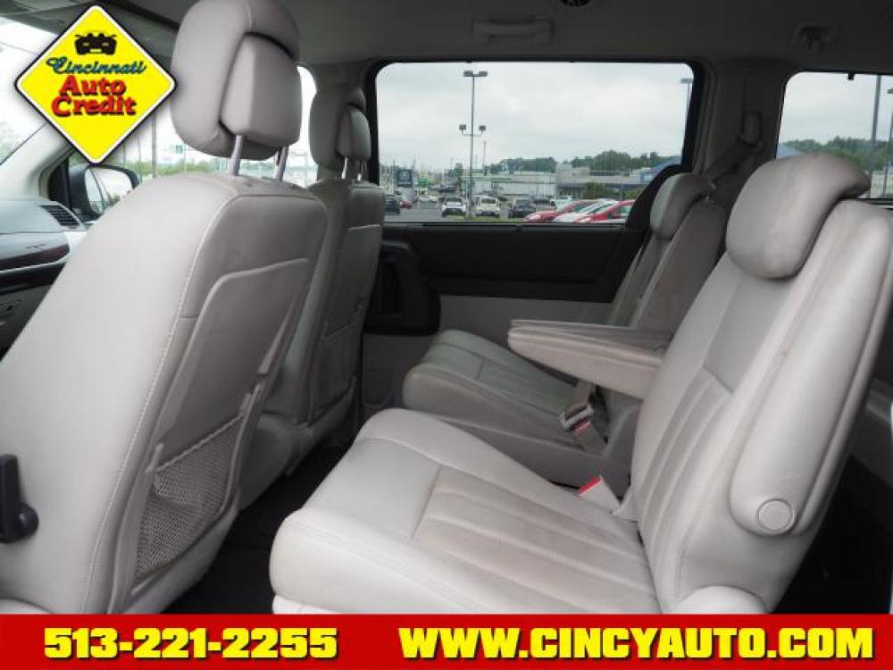 2010 Clearwater Blue Pearl Coat Chrysler Town and Country Touring Plus (2A4RR8D10AR) with an 3.8L 4 Cylinder Fuel Injected engine, Automatic transmission, located at 5489 Dixie Highway, Fairfield, OH, 45014, (513) 221-2255, 39.333084, -84.523834 - Photo #4