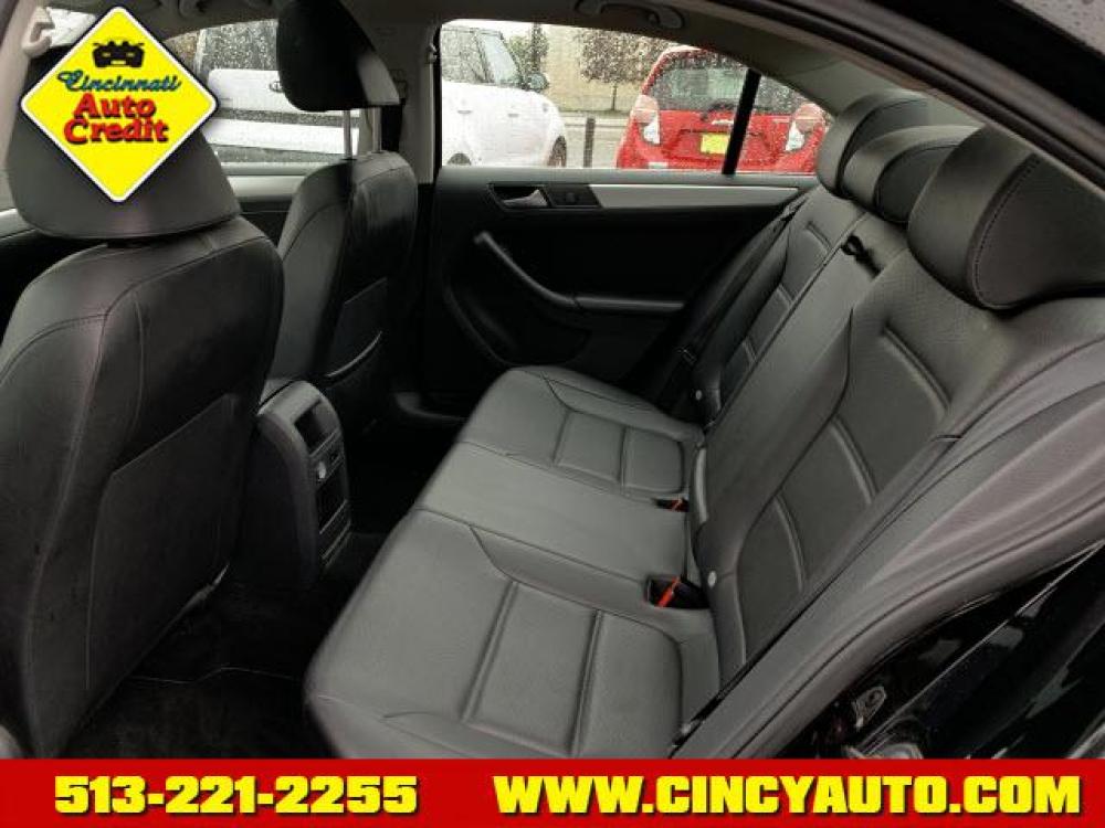 2014 Black Uni Volkswagen Jetta SE PZEV (3VWD17AJXEM) with an 1.8 4 Cylinder Direct Injection engine, Automatic transmission, located at 2813 Gilbert Avenue, Cincinnati, OH, 45206, (513) 221-2255, 39.130219, -84.489189 - Photo #4