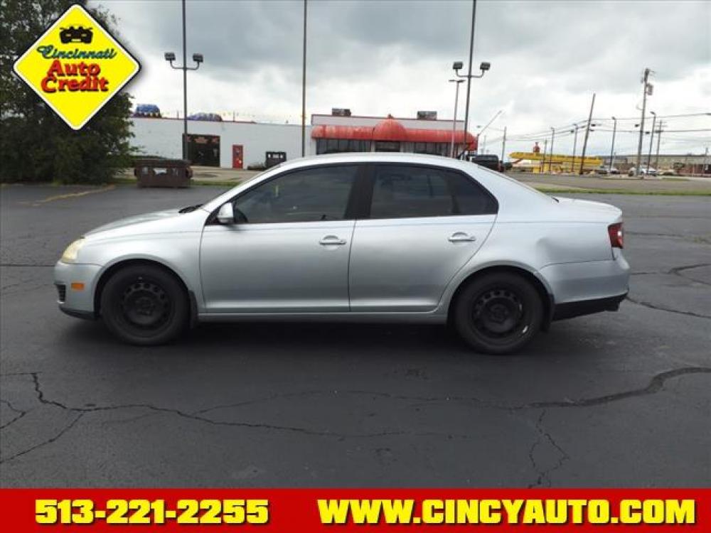 2008 Reflex Silver Metallic Volkswagen Jetta S (3VWJM71K68M) with an 2.5L I5 170hp 177ft. lbs. Sequential Multiport Fuel Injection engine, 6-Speed Shiftable Automatic transmission, located at 5489 Dixie Highway, Fairfield, OH, 45014, (513) 221-2255, 39.333084, -84.523834 - Photo #1