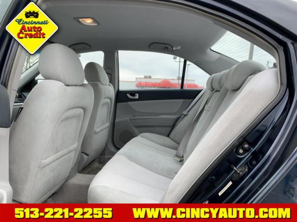 2008 Deepwater Blue Hyundai Sonata GLS (5NPET46C78H) with an 2.4 4 Cylinder Fuel Injected engine, Automatic transmission, located at 5489 Dixie Highway, Fairfield, OH, 45014, (513) 221-2255, 39.333084, -84.523834 - Photo #4