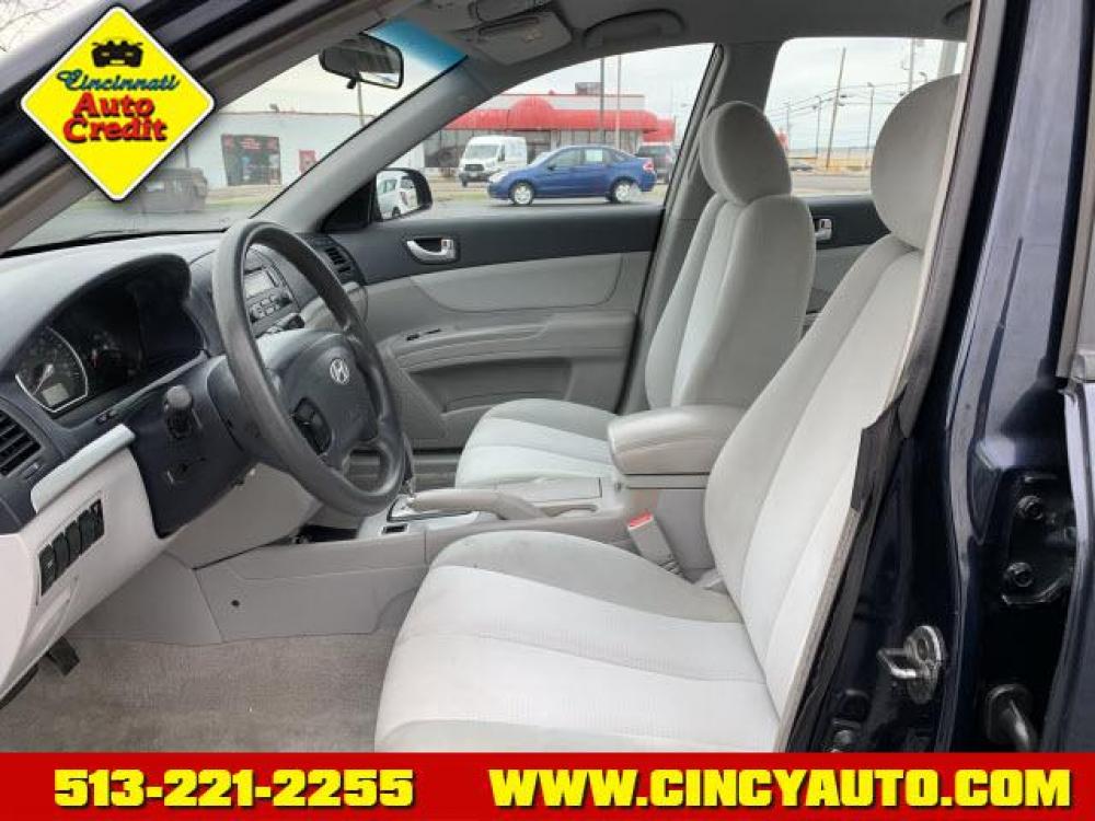 2008 Deepwater Blue Hyundai Sonata GLS (5NPET46C78H) with an 2.4 4 Cylinder Fuel Injected engine, Automatic transmission, located at 5489 Dixie Highway, Fairfield, OH, 45014, (513) 221-2255, 39.333084, -84.523834 - Photo #5