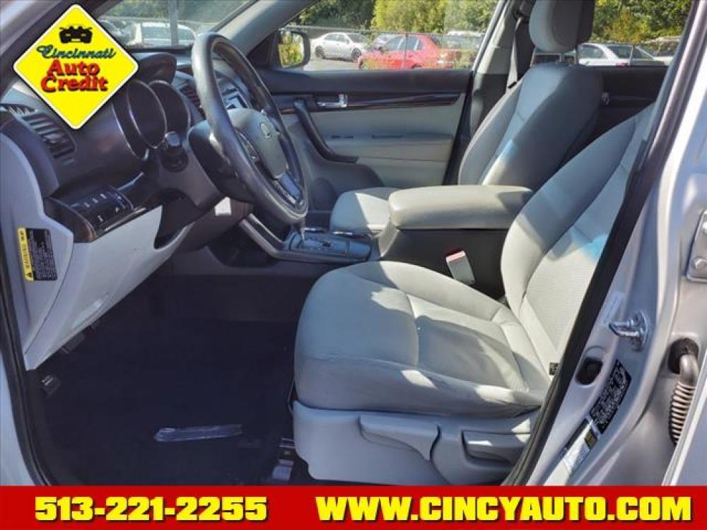 2012 Bright Silver Kia Sorento LX (5XYKTCA60CG) with an 2.4 4 Cylinder Direct Injection engine, Automatic transmission, located at 5489 Dixie Highway, Fairfield, OH, 45014, (513) 221-2255, 39.333084, -84.523834 - Photo #5