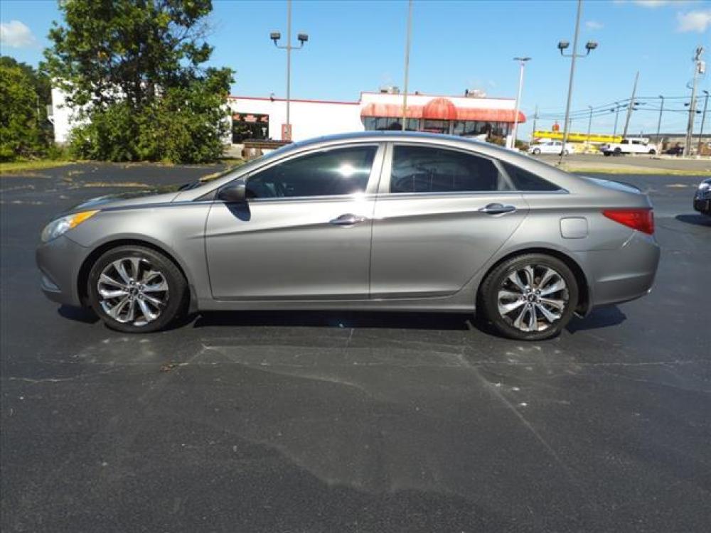 2012 Radiant Silver Hyundai Sonata SE 2.0T (5NPEC4AB6CH) with an 2.0 4 Cylinder Direct Injection engine, Automatic transmission, located at 5489 Dixie Highway, Fairfield, OH, 45014, (513) 221-2255, 39.333084, -84.523834 - Photo #1