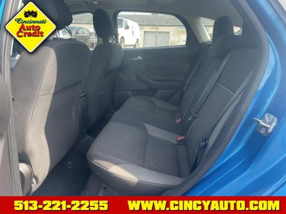 2012 Kona Blue Metallic Ford Focus SE (1FAHP3K29CL) with an 2.0L 4 Cylinder Fuel Injected engine, Automatic transmission, located at 2813 Gilbert Avenue, Cincinnati, OH, 45206, (513) 221-2255, 39.130219, -84.489189 - Photo #4