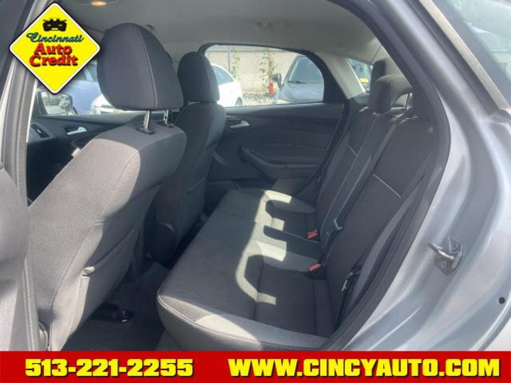 2014 Ingot Silver Metallic Ford Focus SE (1FADP3F23EL) with an 2.0L 4 Cylinder Fuel Injected engine, Automatic transmission, located at 2813 Gilbert Avenue, Cincinnati, OH, 45206, (513) 221-2255, 39.130219, -84.489189 - Photo #4