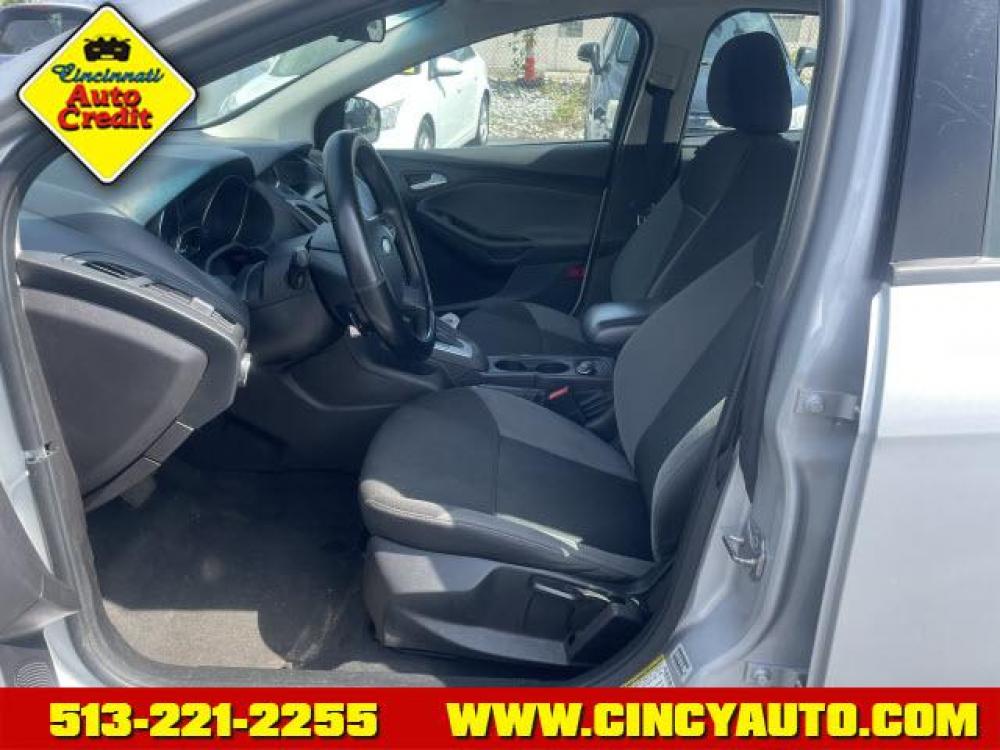 2014 Ingot Silver Metallic Ford Focus SE (1FADP3F23EL) with an 2.0L 4 Cylinder Fuel Injected engine, Automatic transmission, located at 2813 Gilbert Avenue, Cincinnati, OH, 45206, (513) 221-2255, 39.130219, -84.489189 - Photo #5