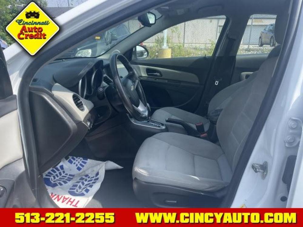 2014 Summit White Chevrolet Cruze 1LT Auto (1G1PC5SB7E7) with an 1.4L 4 Cylinder Fuel Injected engine, Automatic transmission, located at 2813 Gilbert Avenue, Cincinnati, OH, 45206, (513) 221-2255, 39.130219, -84.489189 - Photo #5