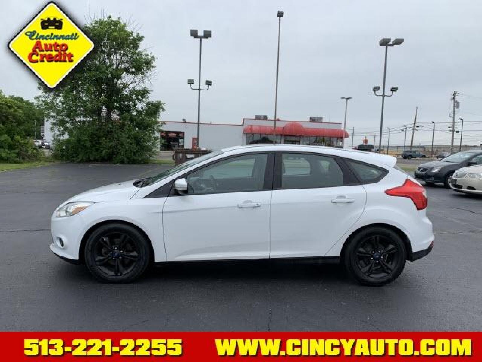 2014 Oxford White Ford Focus SE (1FADP3K24EL) with an 2.0 4 Cylinder Fuel Injected engine, Automatic transmission, located at 5489 Dixie Highway, Fairfield, OH, 45014, (513) 221-2255, 39.333084, -84.523834 - Photo #1