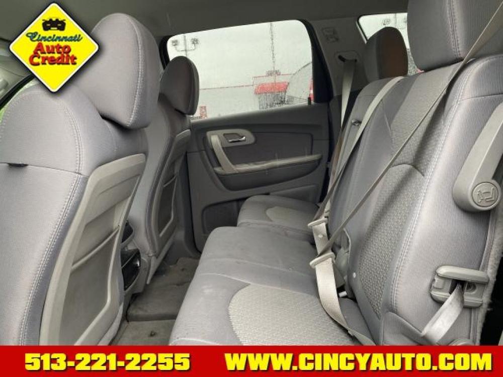 2011 Cyber Gray Metallic Chevrolet Traverse LS (1GNKVEED5BJ) with an 3.6 6 Cylinder Direct Injection engine, Automatic transmission, located at 5489 Dixie Highway, Fairfield, OH, 45014, (513) 221-2255, 39.333084, -84.523834 - Photo #4