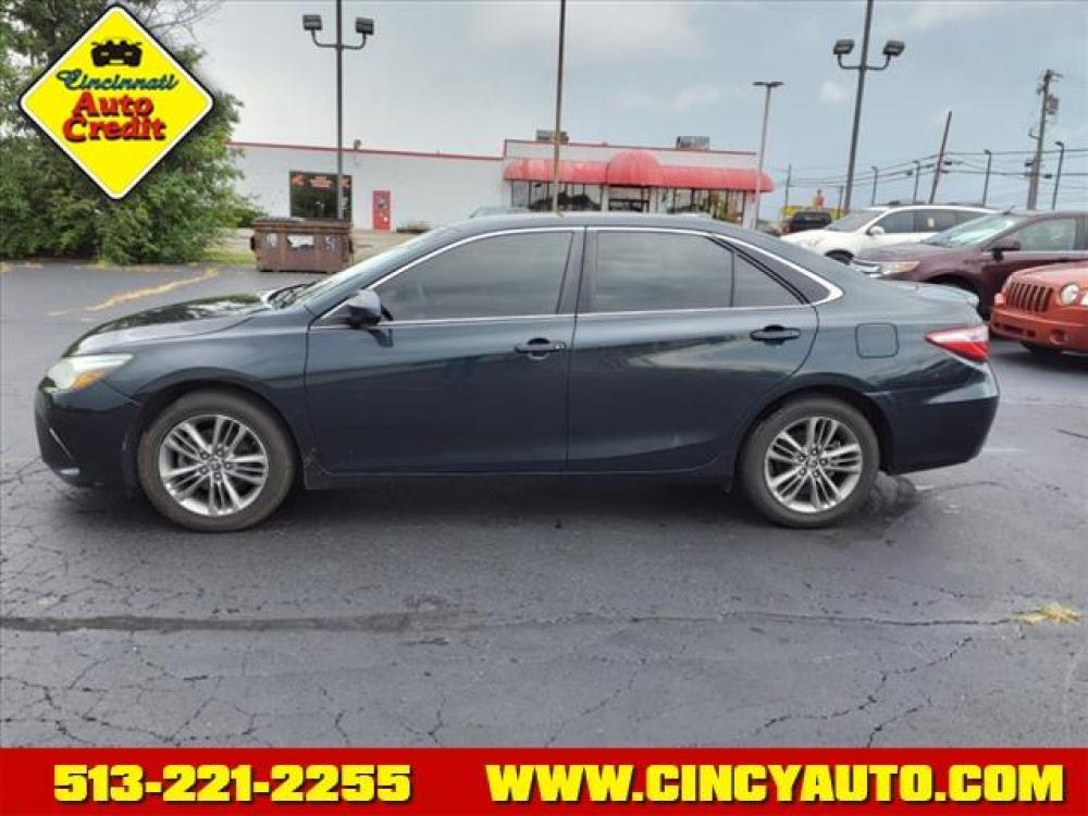 2015 Attitude Black Metallic Toyota Camry SE (4T1BF1FKXFU) with an 2.5L 2.5L I4 178hp 170ft. lbs. Sequential Multiport Fuel Injection engine, 6-Speed Shiftable Automatic transmission, located at 5489 Dixie Highway, Fairfield, OH, 45014, (513) 221-2255, 39.333084, -84.523834 - Photo #1