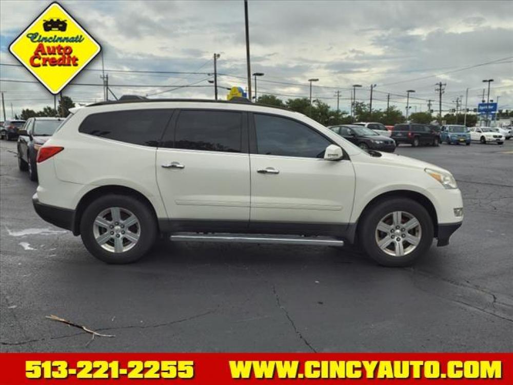 2012 White Chevrolet Traverse LT (1GNKRJED7CJ) with an 3.6L 3.6L V6 281hp 266ft. lbs. Direct Injection engine, 6-Speed Shiftable Automatic transmission, located at 5489 Dixie Highway, Fairfield, OH, 45014, (513) 221-2255, 39.333084, -84.523834 - Photo #1