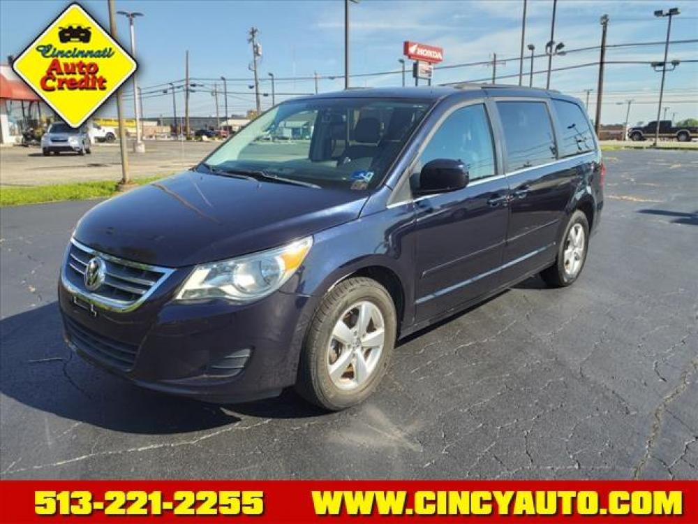 2011 Neptune Blue Metallic Volkswagen Routan SE (2V4RW3DG2BR) with an 3.6L V6 283hp 260ft. lbs. Sequential Multiport Fuel Injection engine, 6-Speed Shiftable Automatic transmission, located at 5489 Dixie Highway, Fairfield, OH, 45014, (513) 221-2255, 39.333084, -84.523834 - Photo #0