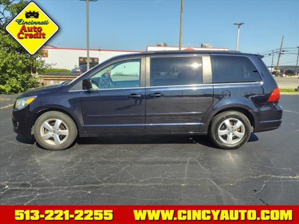 2011 Neptune Blue Metallic Volkswagen Routan SE (2V4RW3DG2BR) with an 3.6L V6 283hp 260ft. lbs. Sequential Multiport Fuel Injection engine, 6-Speed Shiftable Automatic transmission, located at 5489 Dixie Highway, Fairfield, OH, 45014, (513) 221-2255, 39.333084, -84.523834 - Photo #1