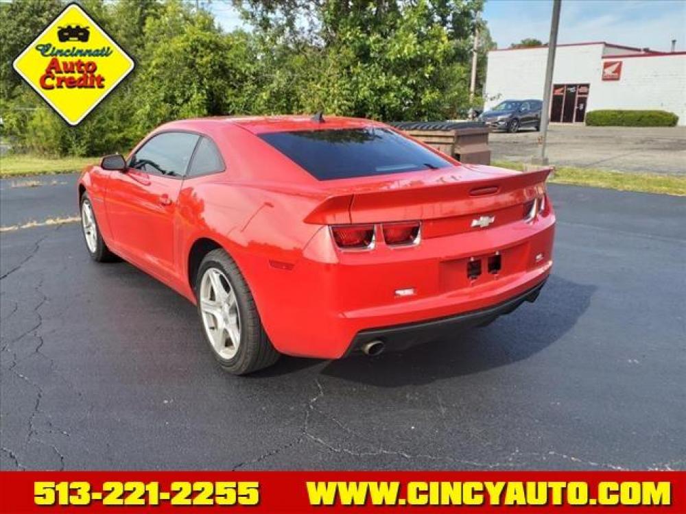 2012 Victory Red Chevrolet Camaro LS (2G1FE1E30C9) with an 3.6L 3.6L V6 323hp 278ft. lbs. Fuel Injection engine, 6-Speed Manual transmission, located at 5489 Dixie Highway, Fairfield, OH, 45014, (513) 221-2255, 39.333084, -84.523834 - Photo #2