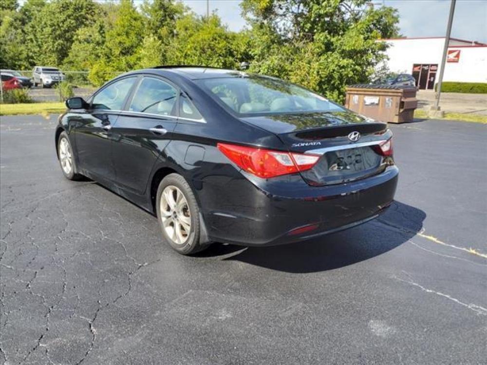 2012 Midnight Black Hyundai Sonata Limited (5NPEC4AC0CH) with an 2.4L 2.4L I4 198hp 184ft. lbs. Direct Injection engine, 6-Speed Shiftable Automatic transmission, located at 5489 Dixie Highway, Fairfield, OH, 45014, (513) 221-2255, 39.333084, -84.523834 - Photo #8