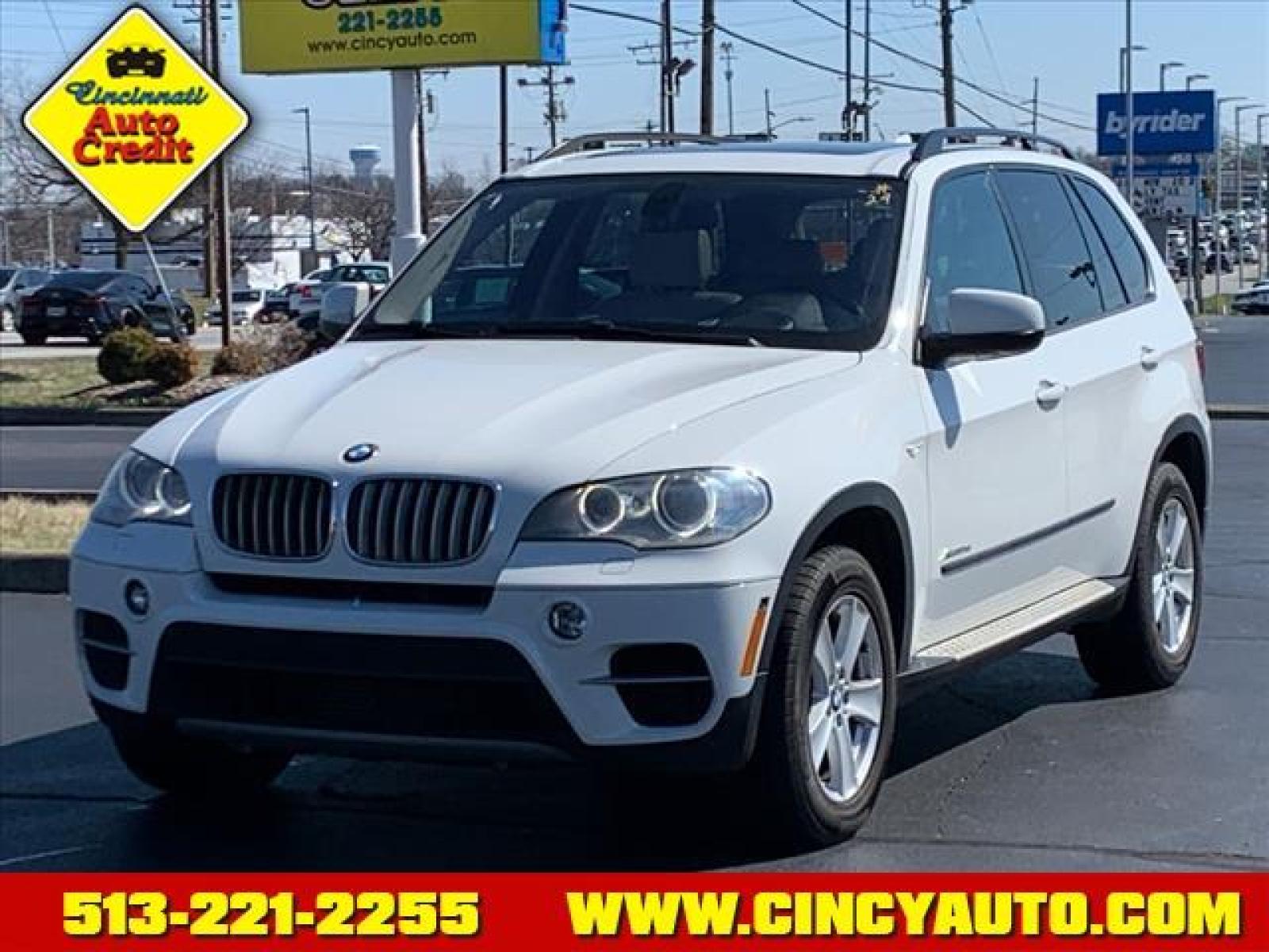 2012 Alpine White BMW X5 xDrive35d (5UXZW0C58CL) with an 3.0L 3.0L Diesel Twin Turbo I6 Direct Injection engine, 6-Speed Shiftable Automatic transmission, located at 5489 Dixie Highway, Fairfield, OH, 45014, (513) 221-2255, 39.333084, -84.523834 - Photo #0