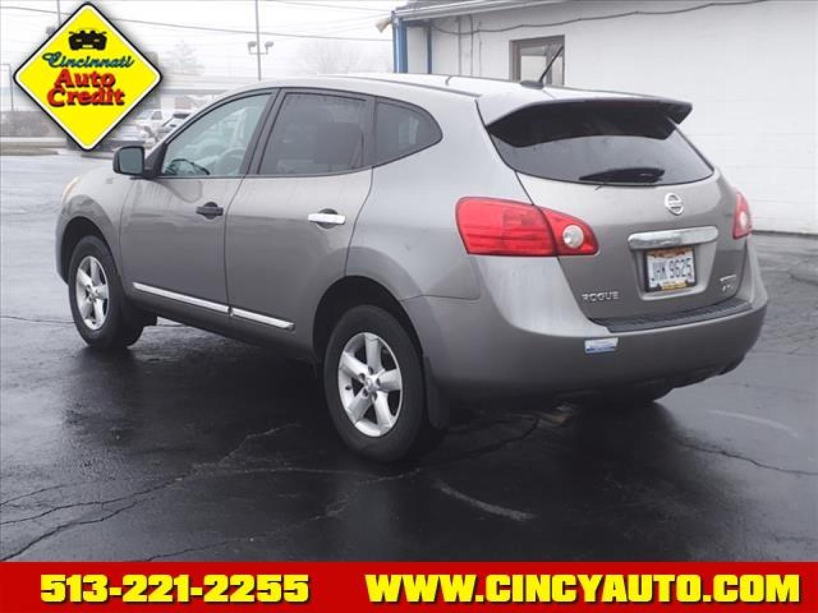 2012 Brilliant Silver Nissan Rogue SV w/SL Package (JN8AS5MV5CW) with an 2.5L 2.5L I4 170hp 175ft. lbs. Sequential Multiport Fuel Injection engine, CVT transmission, located at 5489 Dixie Highway, Fairfield, OH, 45014, (513) 221-2255, 39.333084, -84.523834 - Photo #2