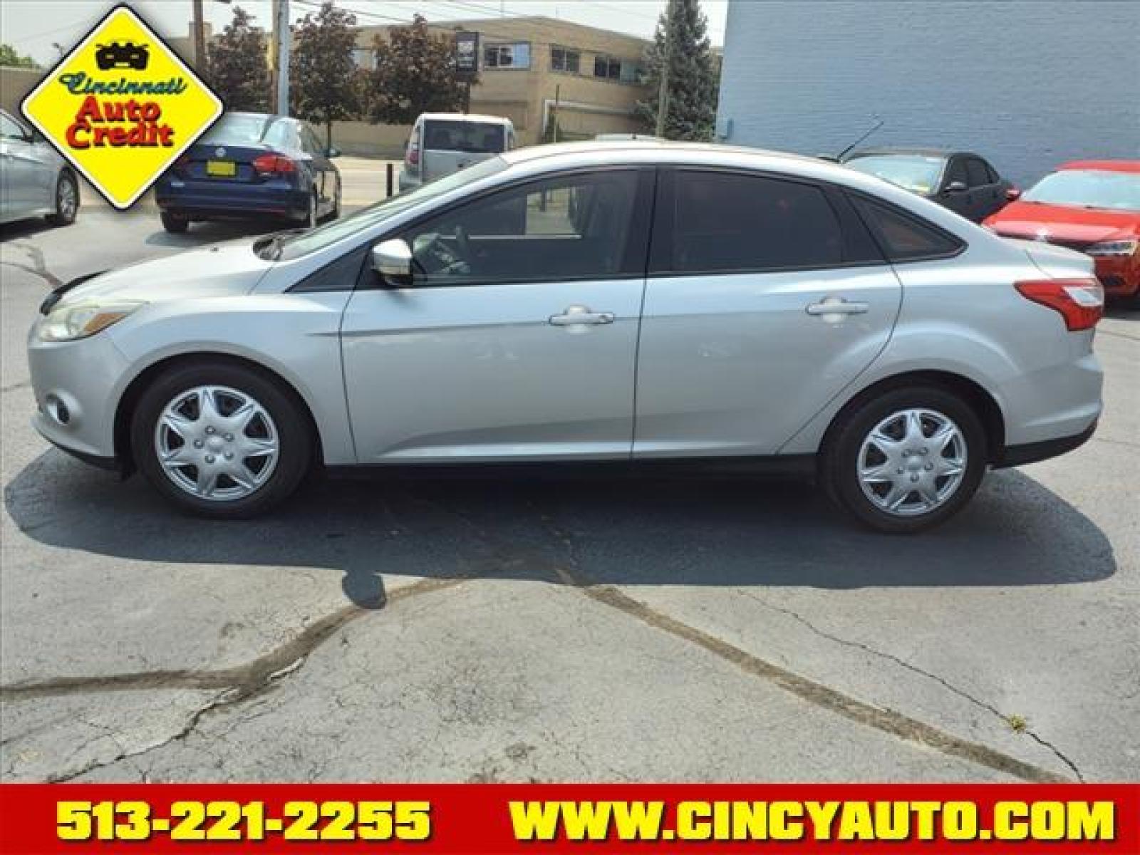 2012 Ingot Silver Metallic Ford Focus SE (1FAHP3F20CL) with an 2.0L 2.0L I4 160hp 146ft. lbs. Fuel Injection engine, 5-Speed Manual transmission, located at 2813 Gilbert Avenue, Cincinnati, OH, 45206, (513) 221-2255, 39.130219, -84.489189 - Photo #1