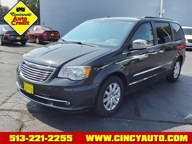 photo of 2011 Chrysler Town and Country