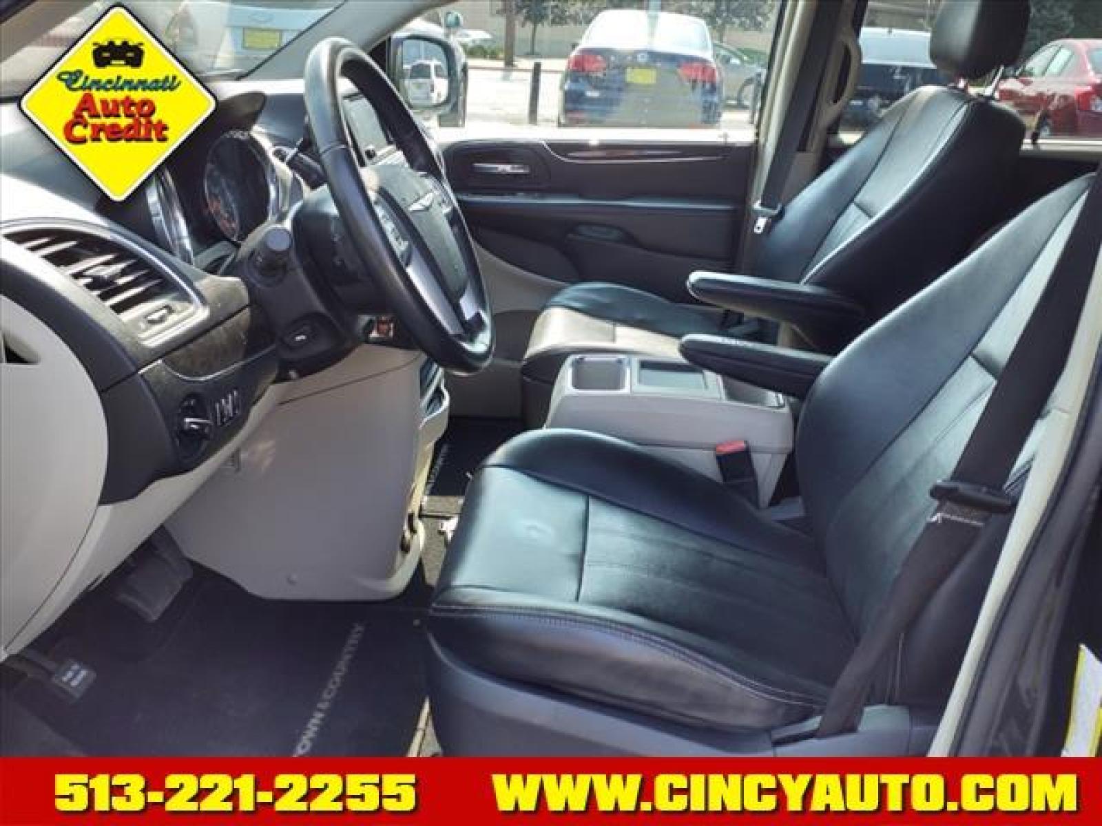 2011 Dark Charcoal Pearl Coat Chrysler Town and Country Touring-L (2A4RR8DG7BR) with an 3.6L Pentastar 3.6L Flex Fuel Sequential Multiport Fuel Injection engine, 6-Speed Shiftable Automatic transmission, located at 2813 Gilbert Avenue, Cincinnati, OH, 45206, (513) 221-2255, 39.130219, -84.489189 - Photo #5