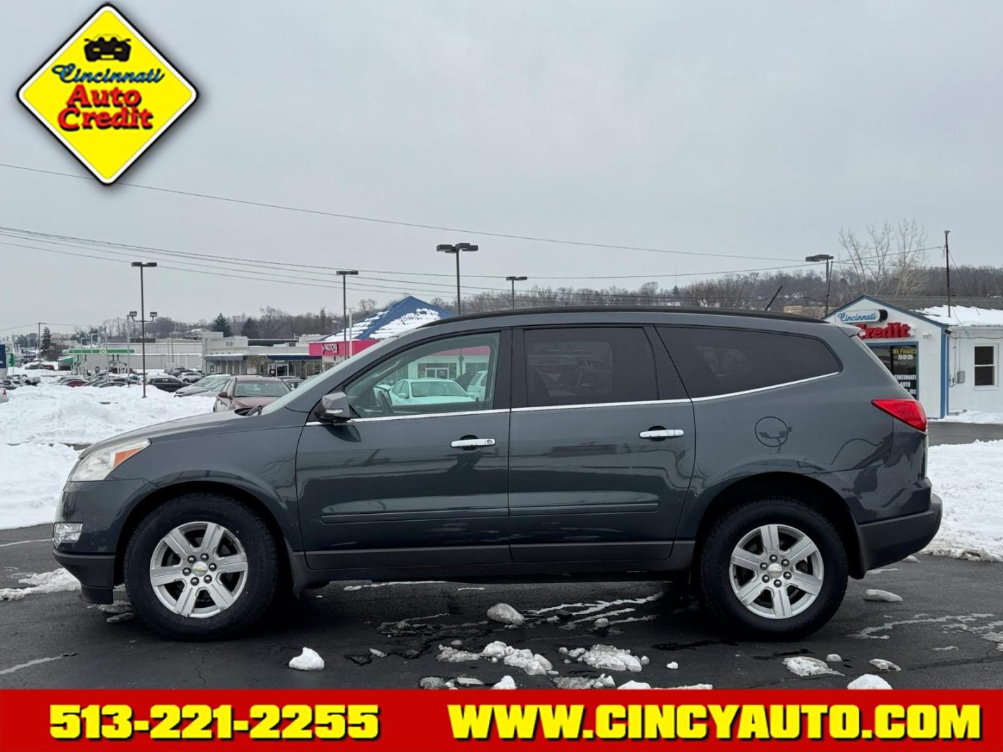 2011 Cyber Gray Metallic Chevrolet Traverse LT (1GNKRGED9BJ) with an 3.6L 3.6L V6 281hp 266ft. lbs. Direct Injection engine, 6-Speed Shiftable Automatic transmission, located at 5489 Dixie Highway, Fairfield, OH, 45014, (513) 221-2255, 39.333084, -84.523834 - Photo#1
