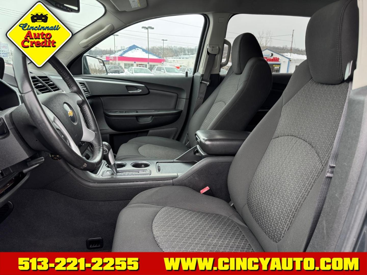 2011 Cyber Gray Metallic Chevrolet Traverse LT (1GNKRGED9BJ) with an 3.6L 3.6L V6 281hp 266ft. lbs. Direct Injection engine, 6-Speed Shiftable Automatic transmission, located at 5489 Dixie Highway, Fairfield, OH, 45014, (513) 221-2255, 39.333084, -84.523834 - Photo#5