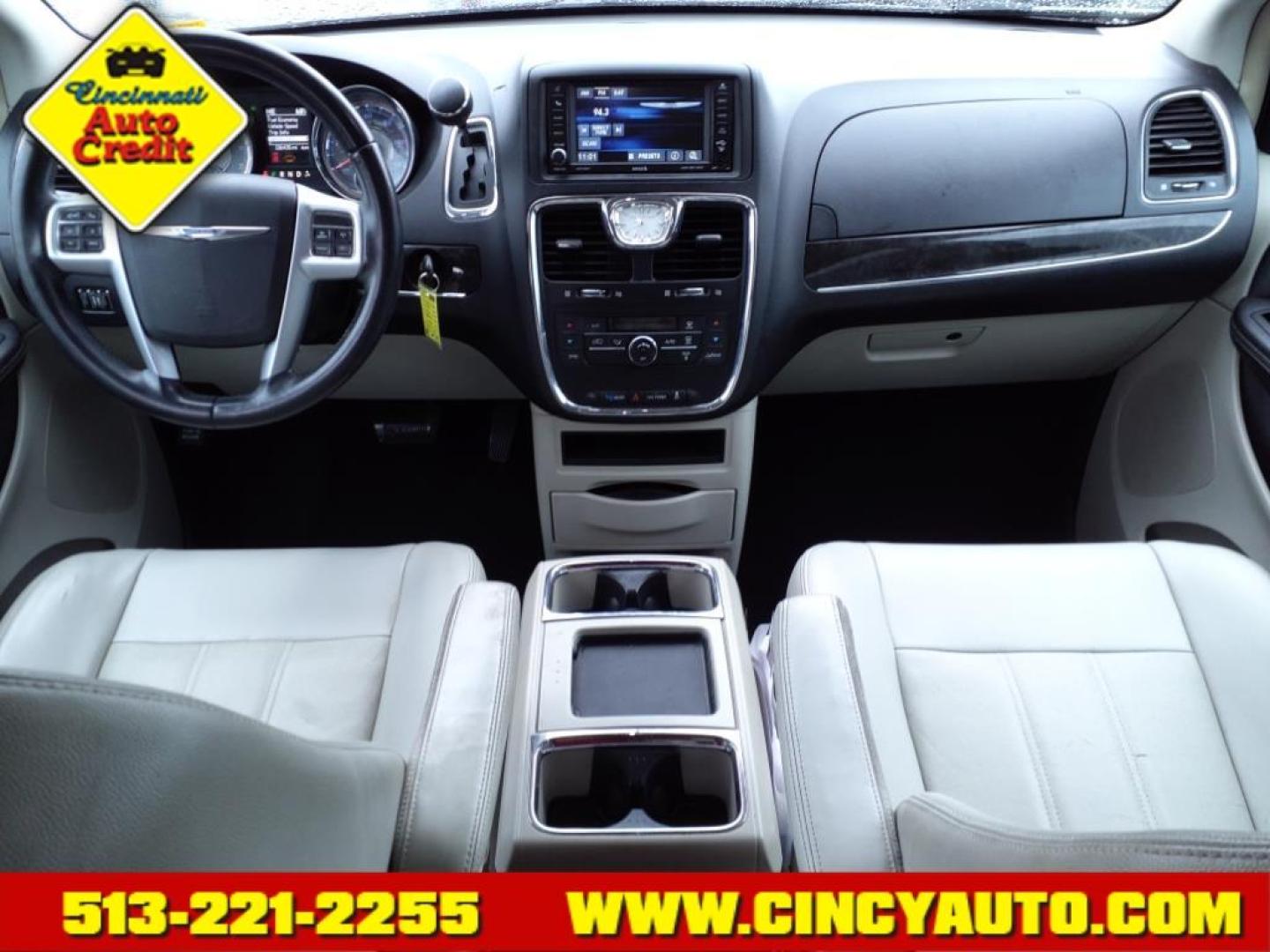 2013 Maximum Steel Metallic Clear Coat Chrysler Town and Country Touring (2C4RC1BG6DR) with an 3.6L Pentastar 3.6L Flex Fuel V6 283hp 260ft. lbs. Sequential Multiport Fuel Injection engine, 6-Speed Shiftable Automatic transmission, located at 2813 Gilbert Avenue, Cincinnati, OH, 45206, (513) 221-2255, 39.130219, -84.489189 - Photo#3