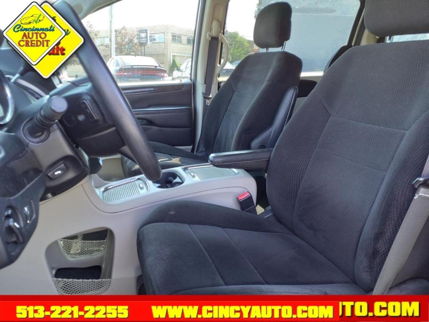 2012 Bright Silver Metallic Clear Coat Dodge Grand Caravan SXT (2C4RDGCG6CR) with an 3.6L Pentastar 3.6L Flex Fuel V6 283hp 260ft. lbs. Sequential Multiport Fuel Injection engine, 6-Speed Shiftable Automatic transmission, located at 2813 Gilbert Avenue, Cincinnati, OH, 45206, (513) 221-2255, 39.130219, -84.489189 - Photo#5