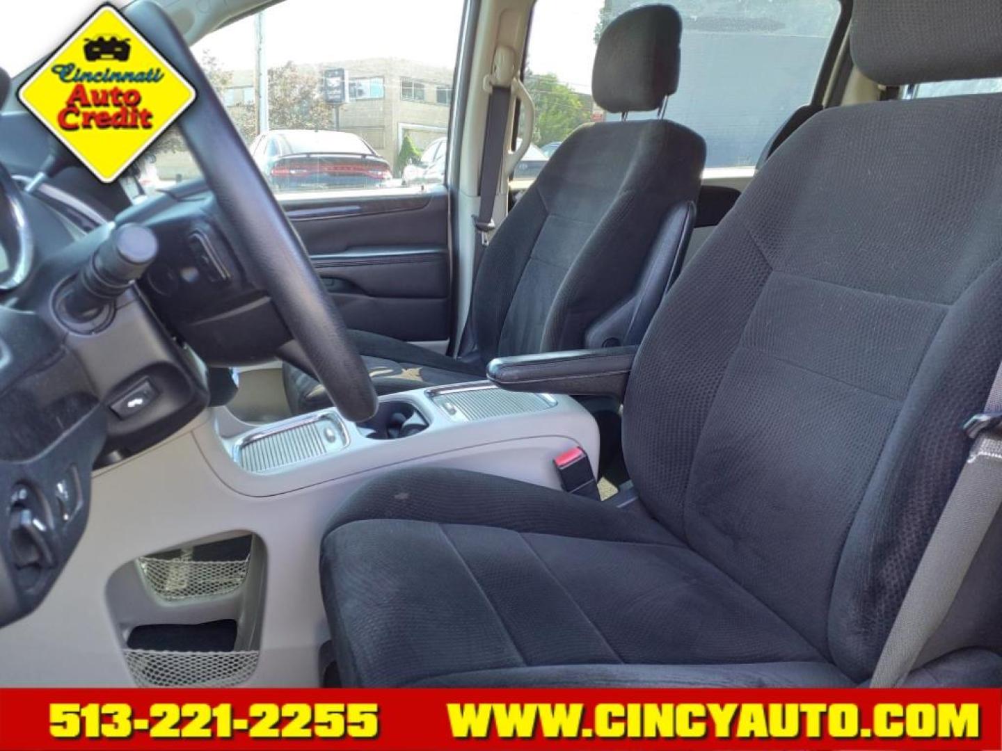 2012 Bright Silver Metallic Clear Coat Dodge Grand Caravan SXT (2C4RDGCG6CR) with an 3.6L Pentastar 3.6L Flex Fuel V6 283hp 260ft. lbs. Sequential Multiport Fuel Injection engine, 6-Speed Shiftable Automatic transmission, located at 2813 Gilbert Avenue, Cincinnati, OH, 45206, (513) 221-2255, 39.130219, -84.489189 - Photo#5