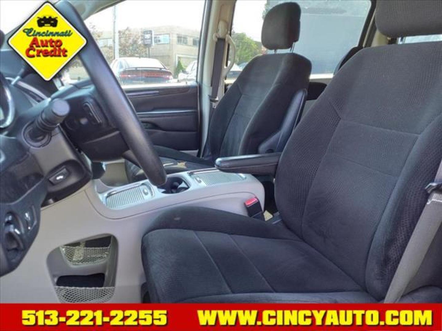 2012 Bright Silver Metallic Clear Coat Dodge Grand Caravan SXT (2C4RDGCG6CR) with an 3.6L Pentastar 3.6L Flex Fuel V6 283hp 260ft. lbs. Sequential Multiport Fuel Injection engine, 6-Speed Shiftable Automatic transmission, located at 2813 Gilbert Avenue, Cincinnati, OH, 45206, (513) 221-2255, 39.130219, -84.489189 - Photo#5