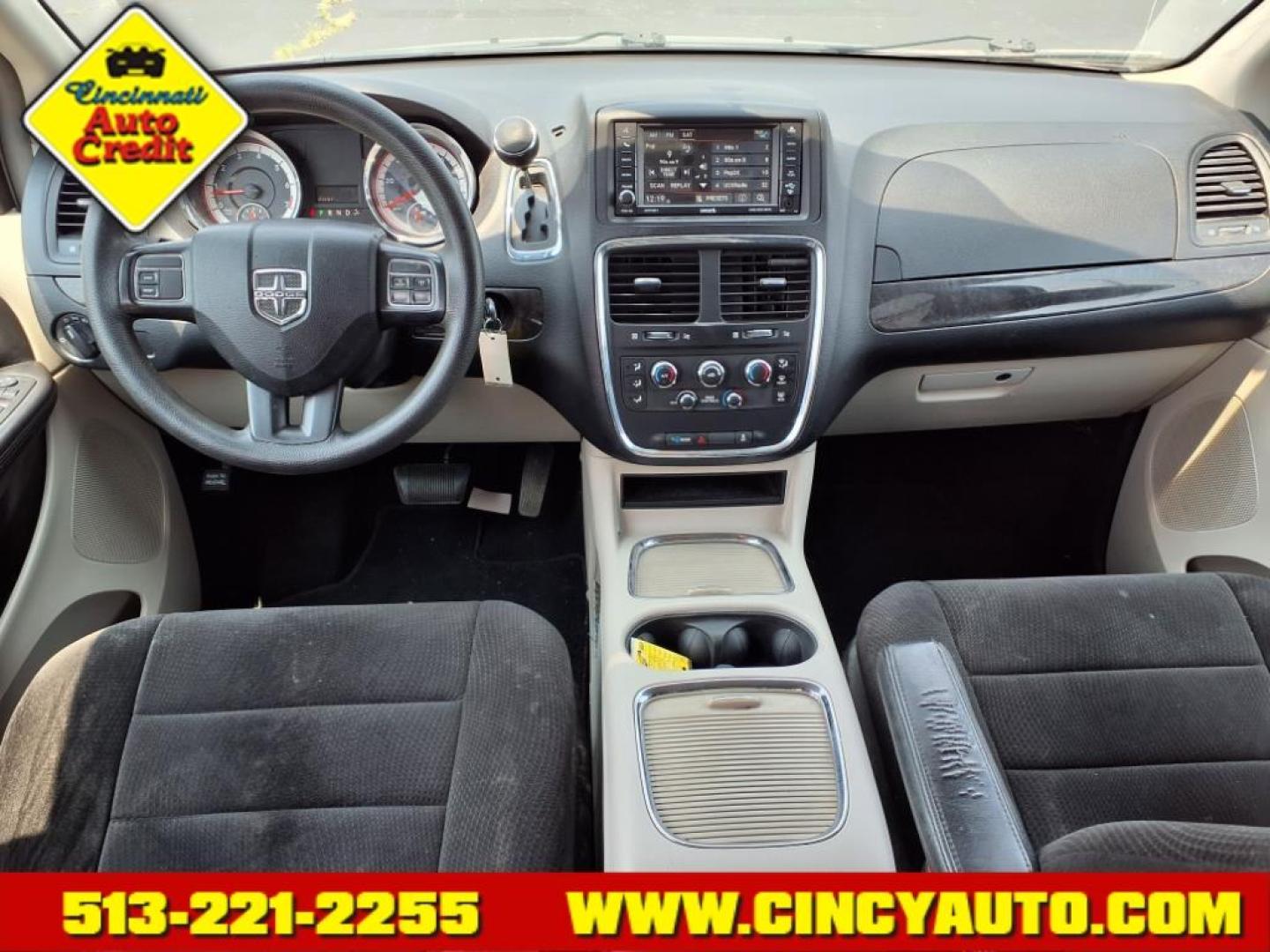 2013 Billet Silver Metallic Clear Coat Dodge Grand Caravan SXT (2C4RDGCG0DR) with an 3.6L Pentastar 3.6L V6 283hp 260ft. lbs. Sequential Multiport Fuel Injection engine, 6-Speed Shiftable Automatic transmission, located at 5489 Dixie Highway, Fairfield, OH, 45014, (513) 221-2255, 39.333084, -84.523834 - Photo#3