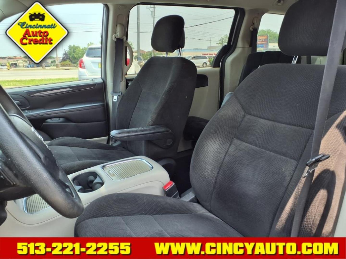 2013 Billet Silver Metallic Clear Coat Dodge Grand Caravan SXT (2C4RDGCG0DR) with an 3.6L Pentastar 3.6L V6 283hp 260ft. lbs. Sequential Multiport Fuel Injection engine, 6-Speed Shiftable Automatic transmission, located at 5489 Dixie Highway, Fairfield, OH, 45014, (513) 221-2255, 39.333084, -84.523834 - Photo#5