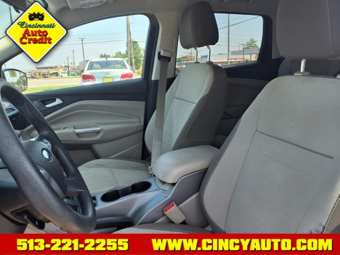 2014 Sterling Gray Metallic Ford Escape SE (1FMCU9GX4EU) with an 1.6L EcoBoost 1.6L Turbo I4 178hp 184ft. lbs. Direct Injection engine, 6-Speed Shiftable Automatic transmission, located at 5489 Dixie Highway, Fairfield, OH, 45014, (513) 221-2255, 39.333084, -84.523834 - Photo#5