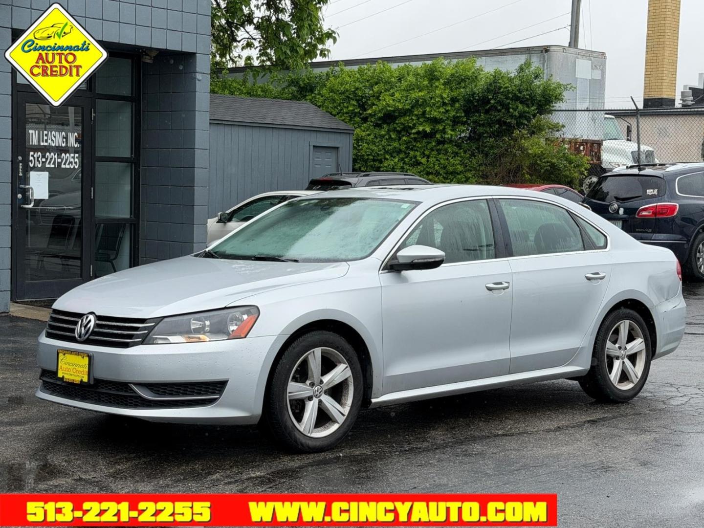 2012 Reflex Silver Metallic 8e8e Volkswagen Passat SE PZEV (1VWBP7A38CC) with an 2.5L 2.5L I5 170hp 177ft. lbs. PZEV Sequential Multiport Fuel Injection engine, 6-Speed Shiftable Automatic transmission, located at 2813 Gilbert Avenue, Cincinnati, OH, 45206, (513) 221-2255, 39.130219, -84.489189 - Photo#0