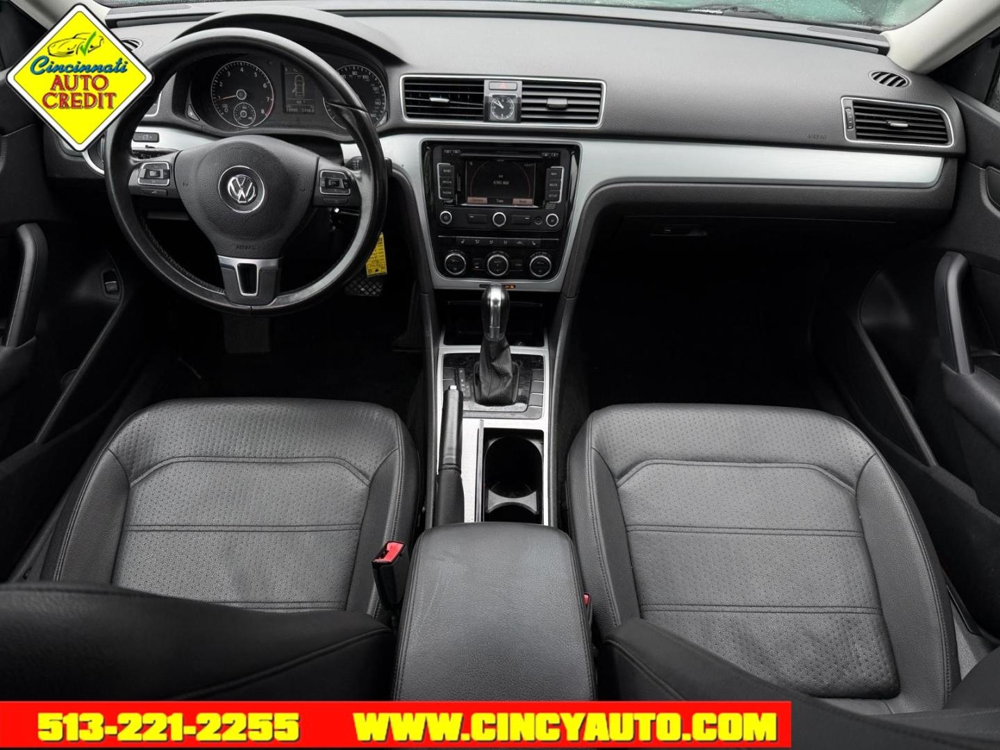 2012 Reflex Silver Metallic 8e8e Volkswagen Passat SE PZEV (1VWBP7A38CC) with an 2.5L 2.5L I5 170hp 177ft. lbs. PZEV Sequential Multiport Fuel Injection engine, 6-Speed Shiftable Automatic transmission, located at 2813 Gilbert Avenue, Cincinnati, OH, 45206, (513) 221-2255, 39.130219, -84.489189 - Photo#3