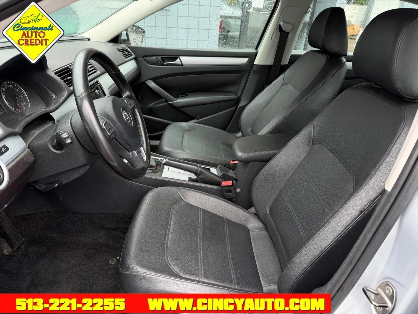 2012 Reflex Silver Metallic 8e8e Volkswagen Passat SE PZEV (1VWBP7A38CC) with an 2.5L 2.5L I5 170hp 177ft. lbs. PZEV Sequential Multiport Fuel Injection engine, 6-Speed Shiftable Automatic transmission, located at 2813 Gilbert Avenue, Cincinnati, OH, 45206, (513) 221-2255, 39.130219, -84.489189 - Photo#5
