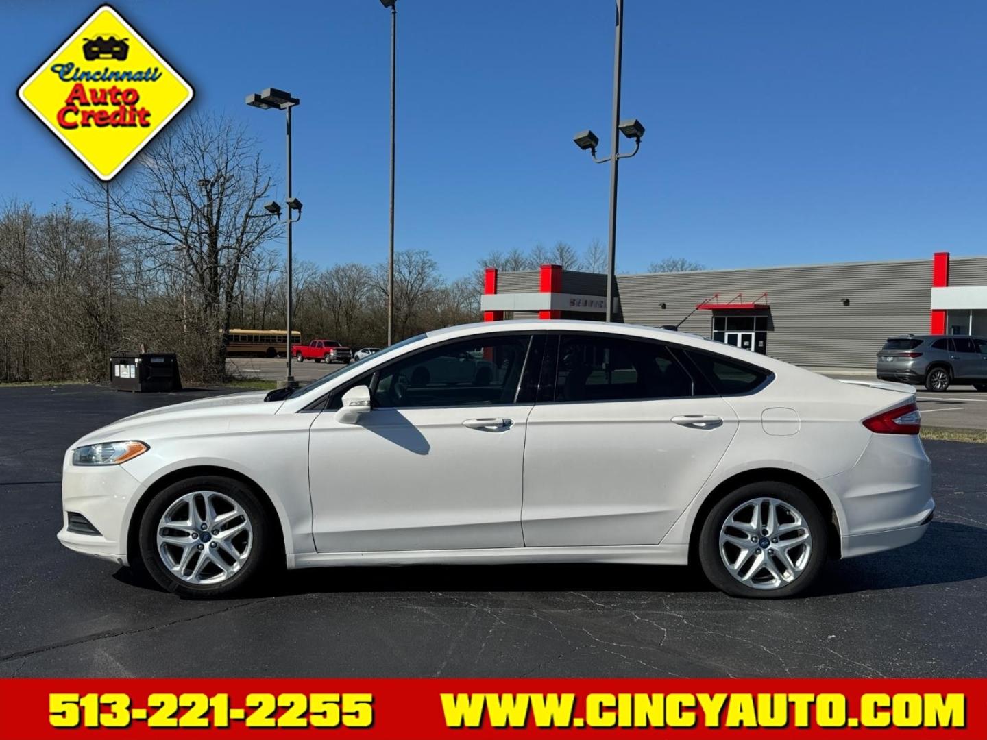 2015 Oxford White Ford Fusion SE (3FA6P0H70FR) with an 2.5L 2.5L I4 175hp 175ft. lbs. Sequential Multiport Fuel Injection engine, 6-Speed Shiftable Automatic transmission, located at 5489 Dixie Highway, Fairfield, OH, 45014, (513) 221-2255, 39.333084, -84.523834 - Photo#1