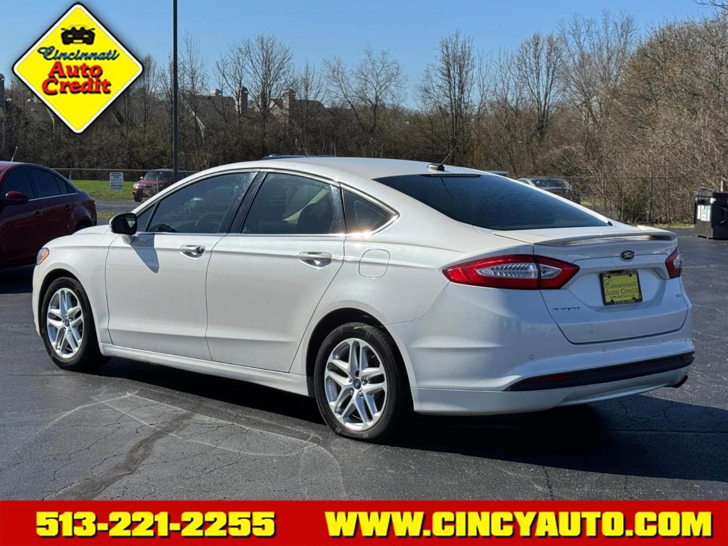 2015 Oxford White Ford Fusion SE (3FA6P0H70FR) with an 2.5L 2.5L I4 175hp 175ft. lbs. Sequential Multiport Fuel Injection engine, 6-Speed Shiftable Automatic transmission, located at 5489 Dixie Highway, Fairfield, OH, 45014, (513) 221-2255, 39.333084, -84.523834 - Photo#2