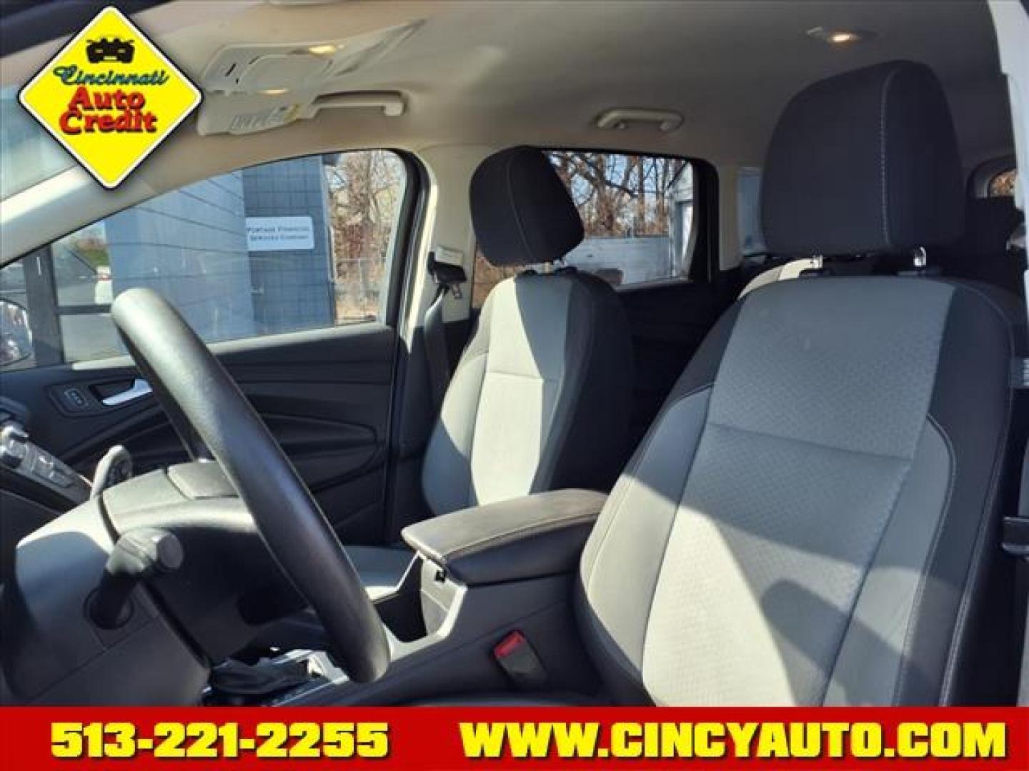 2018 Oxford White Yz Ford Escape SE (1FMCU9GD3JU) with an 1.5L EcoBoost 1.5L Turbo I4 179hp 177ft. lbs. Direct Injection engine, 6-Speed Shiftable Automatic transmission, located at 2813 Gilbert Avenue, Cincinnati, OH, 45206, (513) 221-2255, 39.130219, -84.489189 - Photo#5