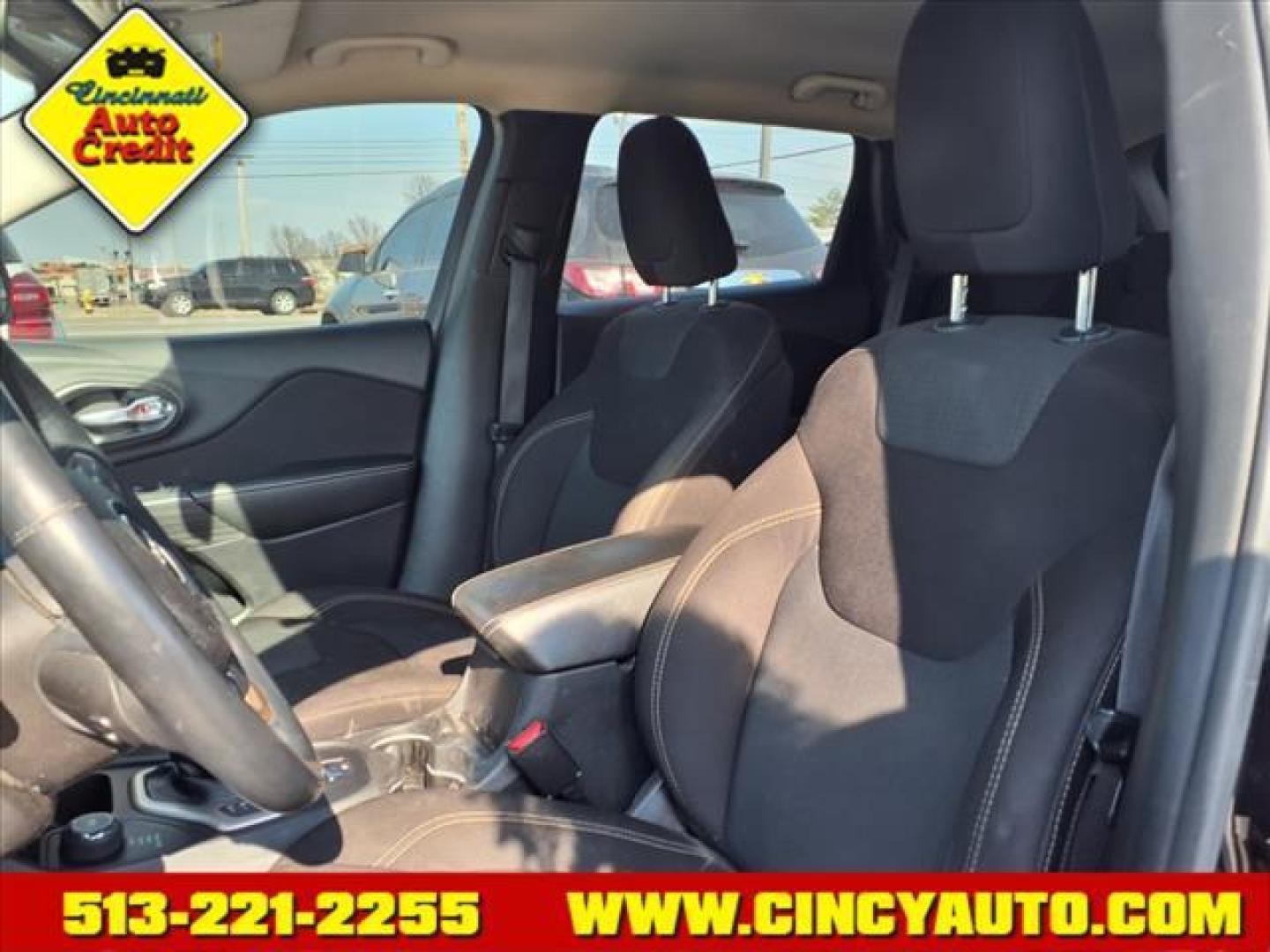 2016 Brilliant Black Crystal Pearl Coat Pxr Jeep Cherokee Latitude (1C4PJMCB6GW) with an 2.4L 2.4L I4 180hp 171ft. lbs. Sequential Multiport Fuel Injection engine, 4WD 9-Speed Shiftable Automatic transmission, located at 5489 Dixie Highway, Fairfield, OH, 45014, (513) 221-2255, 39.333084, -84.523834 - Photo#5
