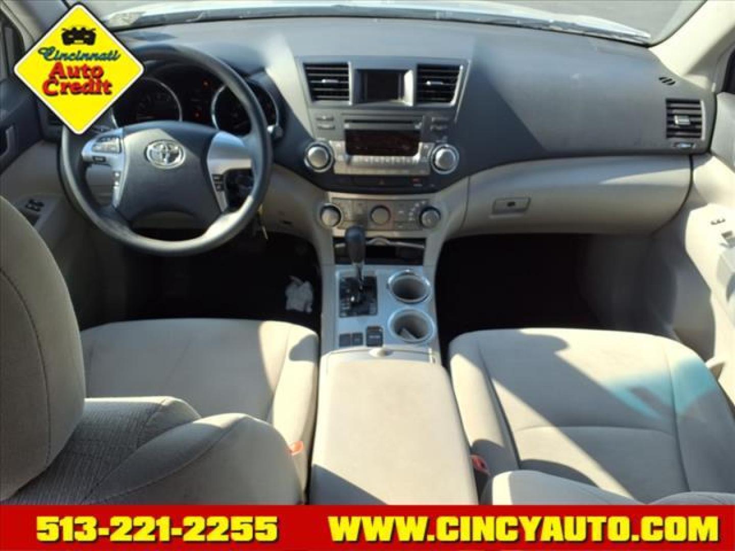 2011 Classic Silver Metallic 1f7 Toyota Highlander Base (5TDZK3EH4BS) with an 3.5L 3.5L V6 270hp 248ft. lbs. Fuel Injected engine, 5-Speed Automatic transmission, located at 5489 Dixie Highway, Fairfield, OH, 45014, (513) 221-2255, 39.333084, -84.523834 - Photo#3