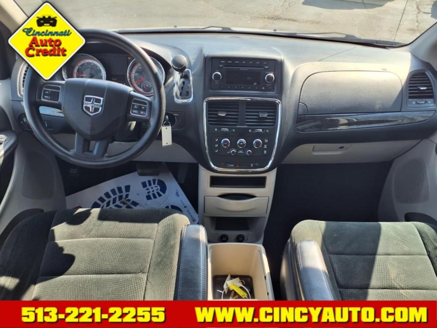 2012 Bright Silver Metallic Clear Coat Ps2 Dodge Grand Caravan SE (2C4RDGBG3CR) with an 3.6L Pentastar 3.6L Flex Fuel V6 283hp 260ft. lbs. Sequential Multiport Fuel Injection engine, 6-Speed Shiftable Automatic transmission, located at 2813 Gilbert Avenue, Cincinnati, OH, 45206, (513) 221-2255, 39.130219, -84.489189 - Photo#3