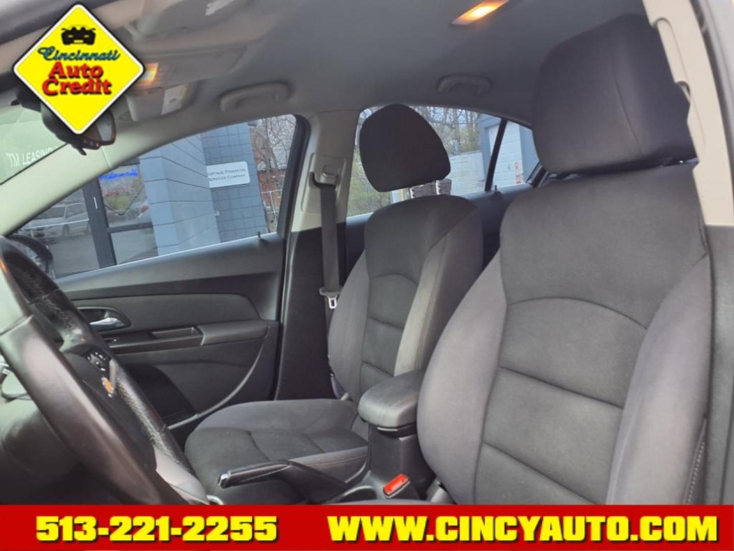2014 Champagne Silver Metallic Gwt Chevrolet Cruze 1LT Auto (1G1PC5SB6E7) with an 1.4L Ecotec 1.4L Turbo I4 138hp 148ft. lbs. Sequential Multiport Fuel Injection engine, 6-Speed Shiftable Automatic transmission, located at 2813 Gilbert Avenue, Cincinnati, OH, 45206, (513) 221-2255, 39.130219, -84.489189 - Photo#5