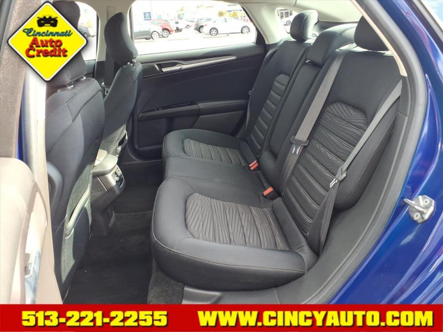 2016 Deep Impact Blue Ford Fusion SE (1FA6P0H71G5) with an 2.5L 2.5L I4 175hp 175ft. lbs. Sequential Multiport Fuel Injection engine, 6-Speed Shiftable Automatic transmission, located at 5489 Dixie Highway, Fairfield, OH, 45014, (513) 221-2255, 39.333084, -84.523834 - Photo#4