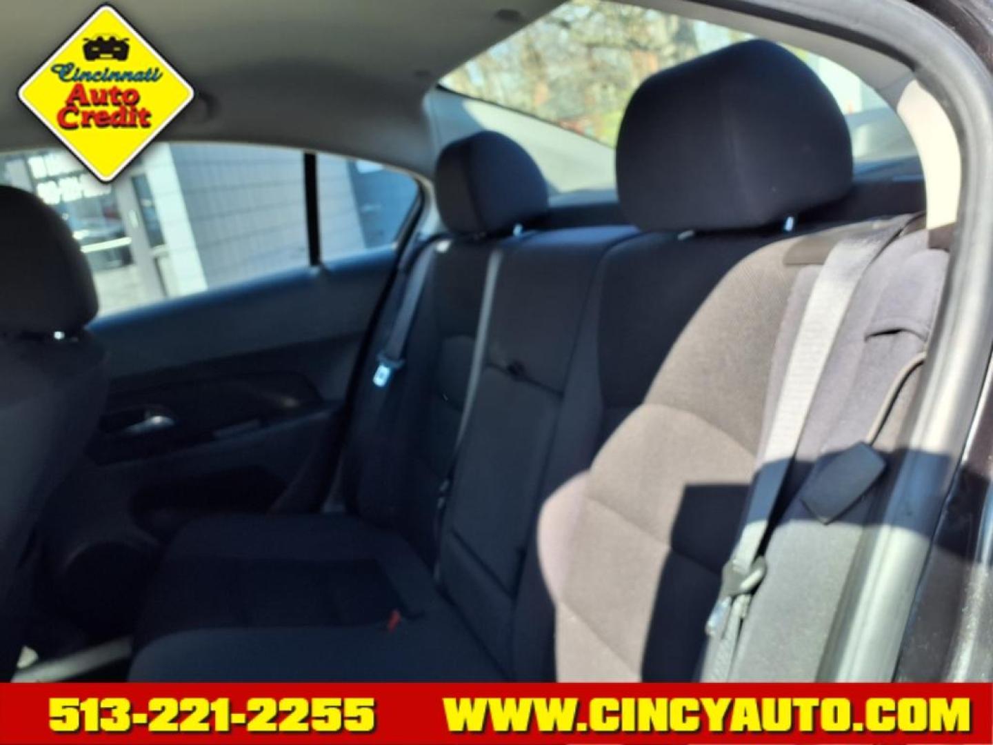 2014 Tungsten Metallic Gxg Chevrolet Cruze 1LT Auto (1G1PC5SB6E7) with an 1.4L Ecotec 1.4L Turbo I4 138hp 148ft. lbs. Sequential Multiport Fuel Injection engine, 6-Speed Shiftable Automatic transmission, located at 2813 Gilbert Avenue, Cincinnati, OH, 45206, (513) 221-2255, 39.130219, -84.489189 - Photo#4