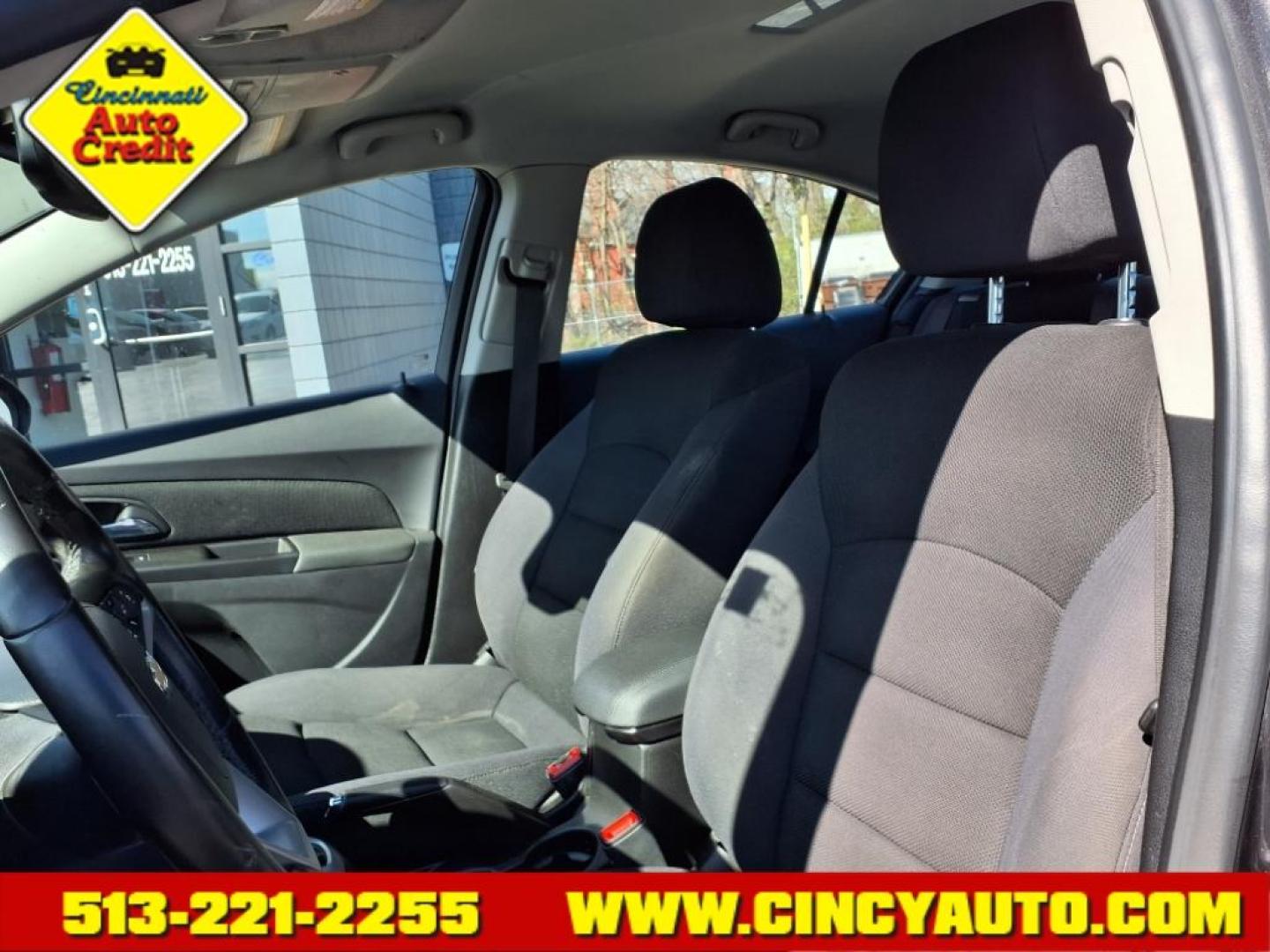 2014 Tungsten Metallic Gxg Chevrolet Cruze 1LT Auto (1G1PC5SB6E7) with an 1.4L Ecotec 1.4L Turbo I4 138hp 148ft. lbs. Sequential Multiport Fuel Injection engine, 6-Speed Shiftable Automatic transmission, located at 2813 Gilbert Avenue, Cincinnati, OH, 45206, (513) 221-2255, 39.130219, -84.489189 - Photo#5